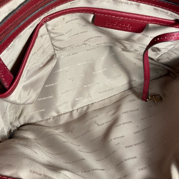 Michael Kors BURGANDY SIGNATURE Tote Bag - Picture 14 of 14
